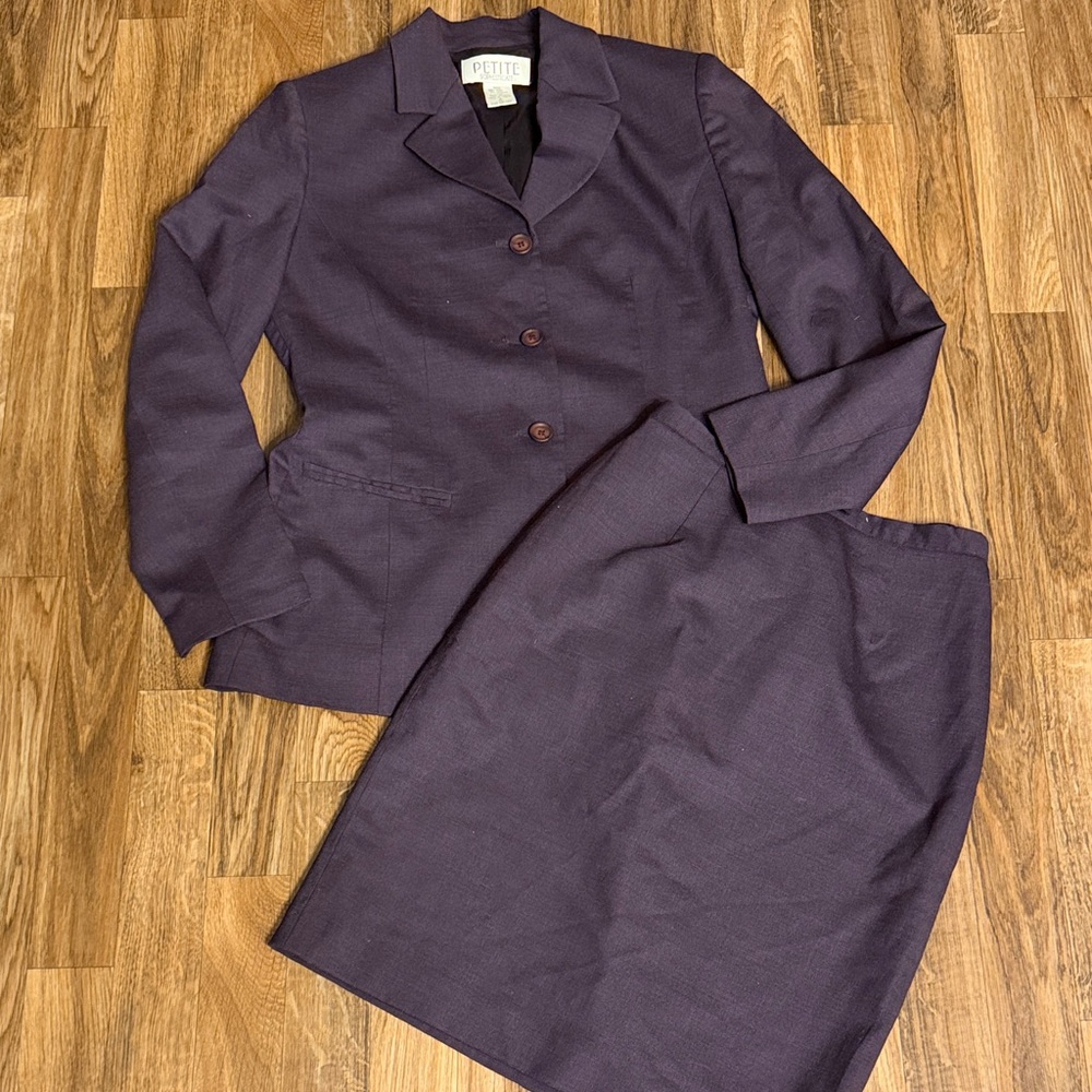 Petite Sophisticate 80s Purple Wool Blazer Skirt suit Set